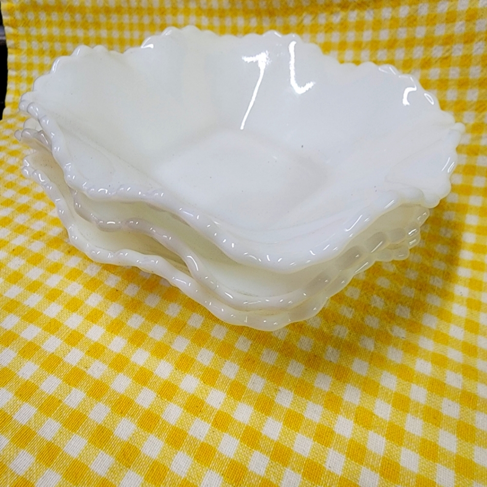 Vintage Hazel Atlas set of 3 dishes